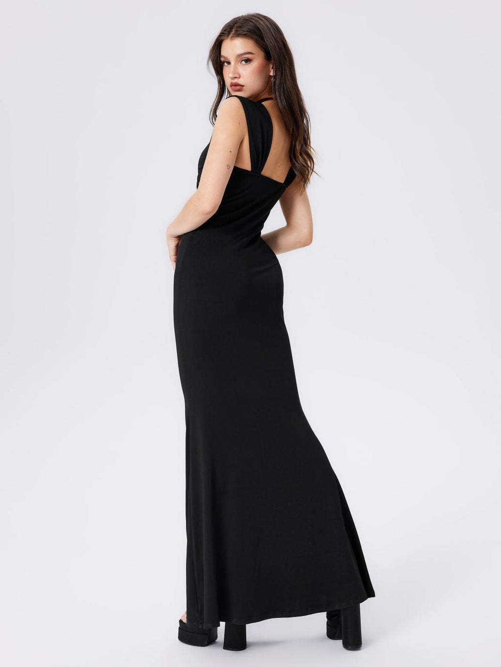 The Fierce Elegance | Solid Color Square-Neck Sleeveless Fishtail Maxi Dress