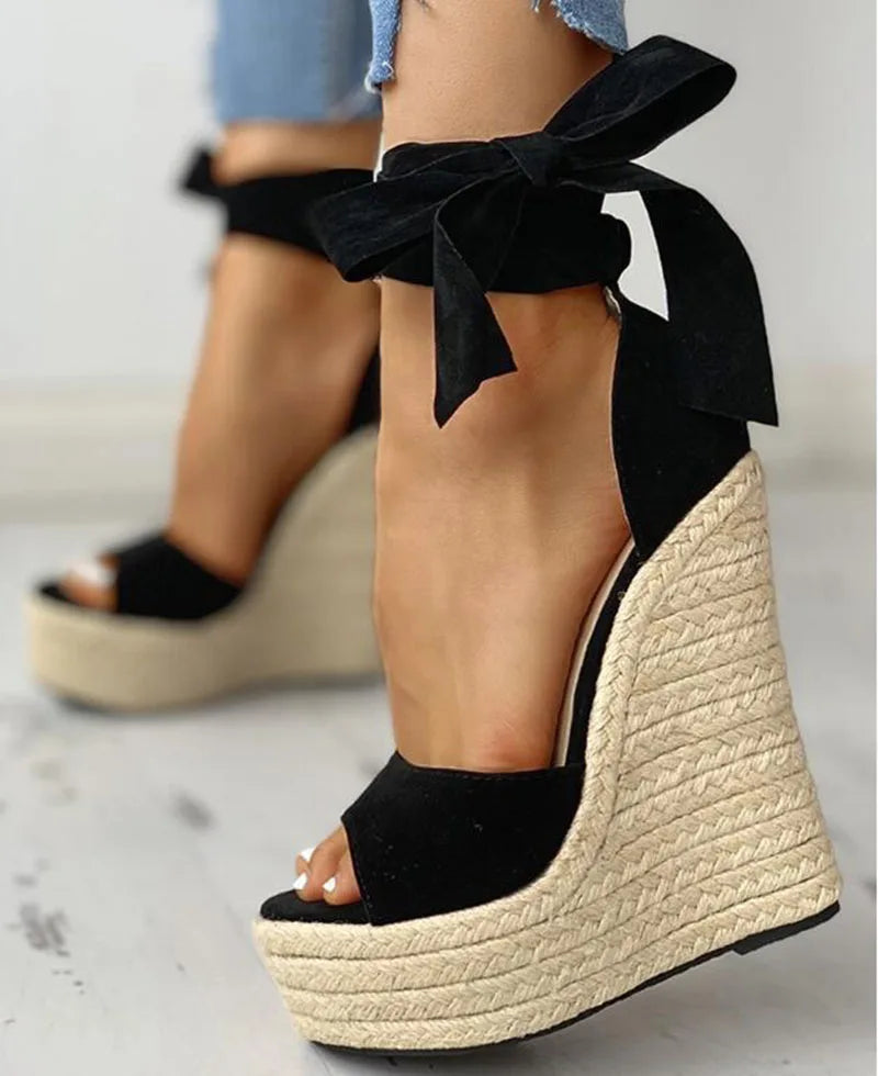 Straw Wedge Sandals with a Bow
