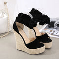 Straw Wedge Sandals with a Bow