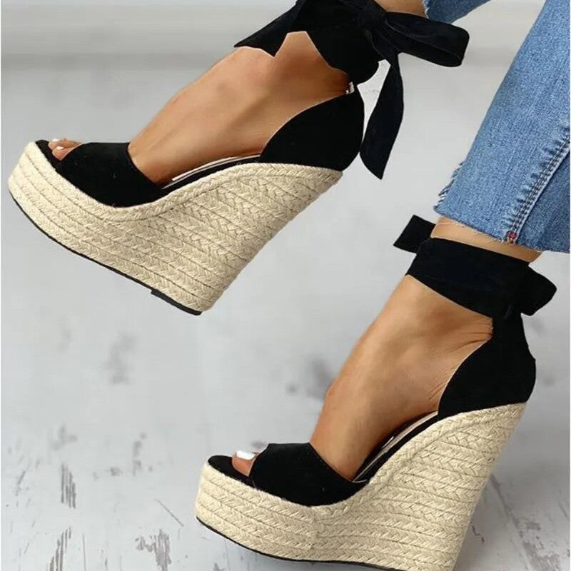 Straw Wedge Sandals with a Bow