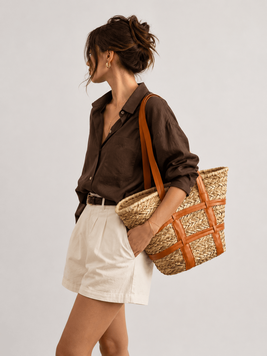 Wicker and leather tote bag
