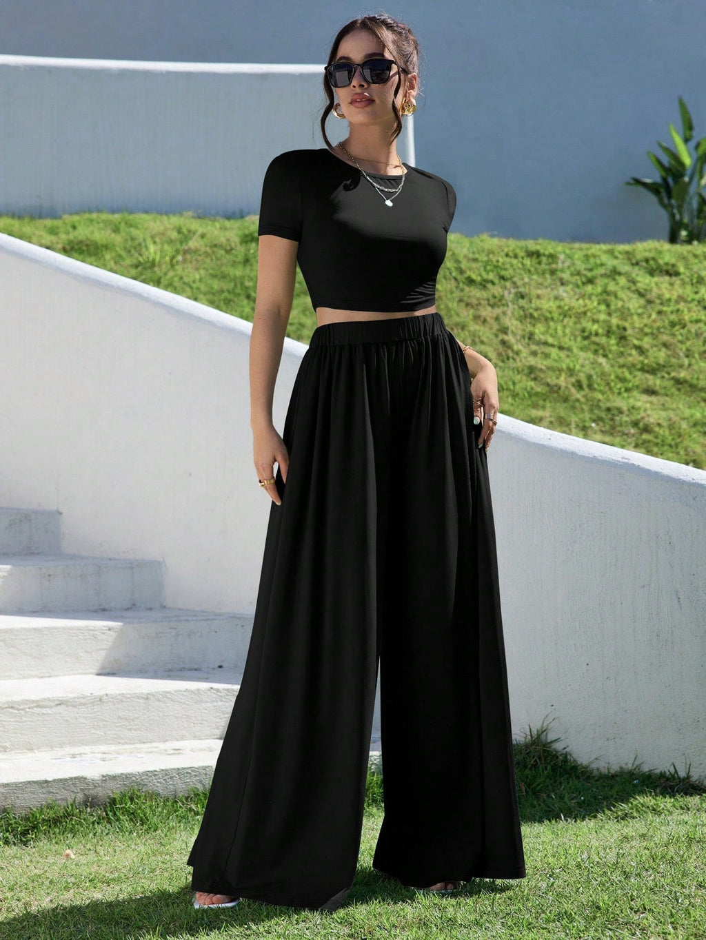 Essnce Summer Solid Slim Fit Crop Tee & Fold Pleated Wide Leg Pants