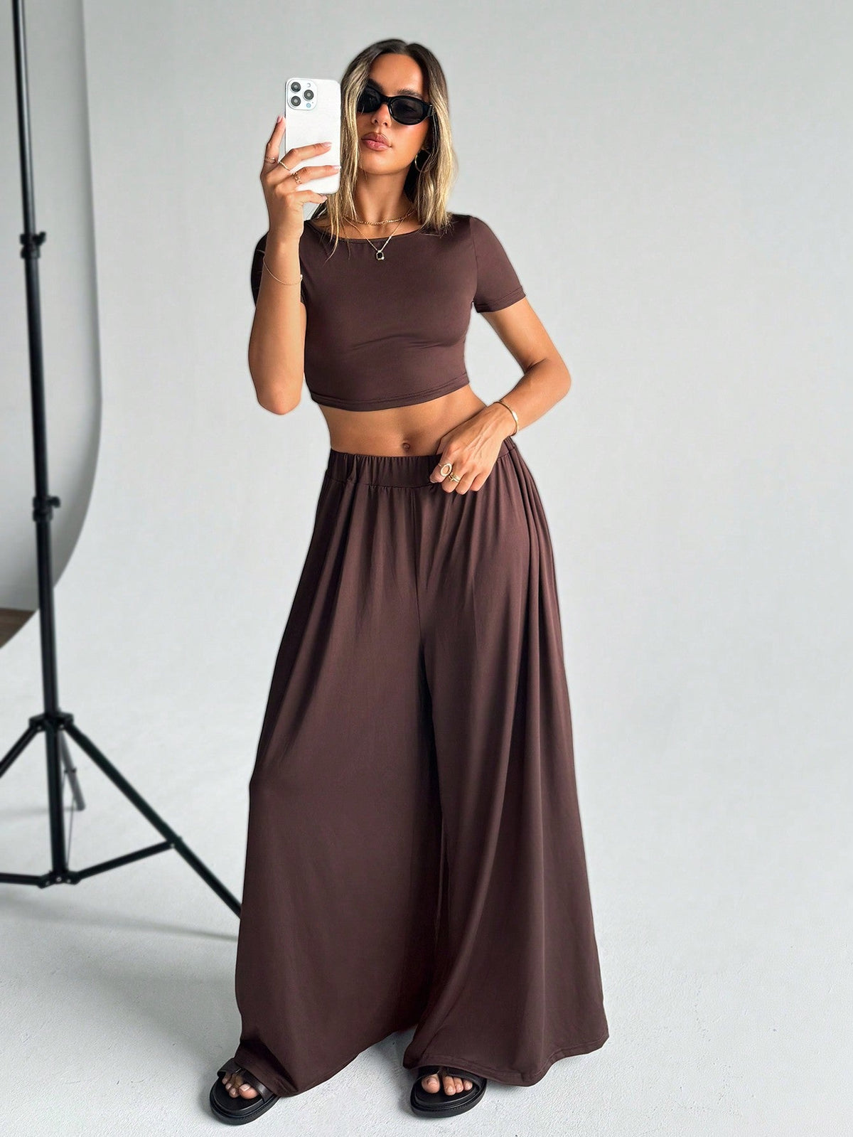 Essnce Summer Solid Slim Fit Crop Tee & Fold Pleated Wide Leg Pants