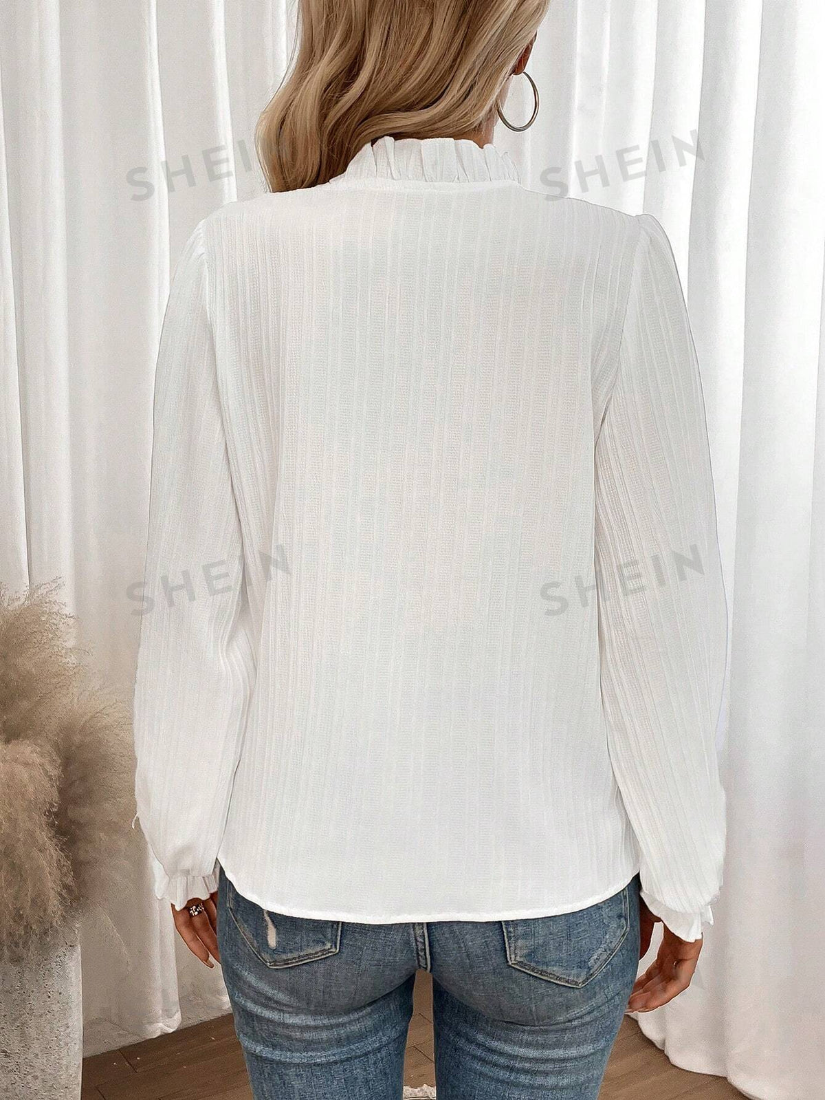 LUNE Notched Neckline Flounce Sleeve Blouse