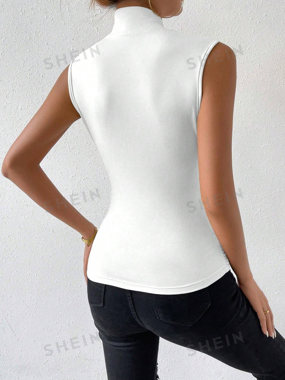 Priv√© Women's Fashion Summer Solid Color Crisscross Pleated Sleeveless Tank Top