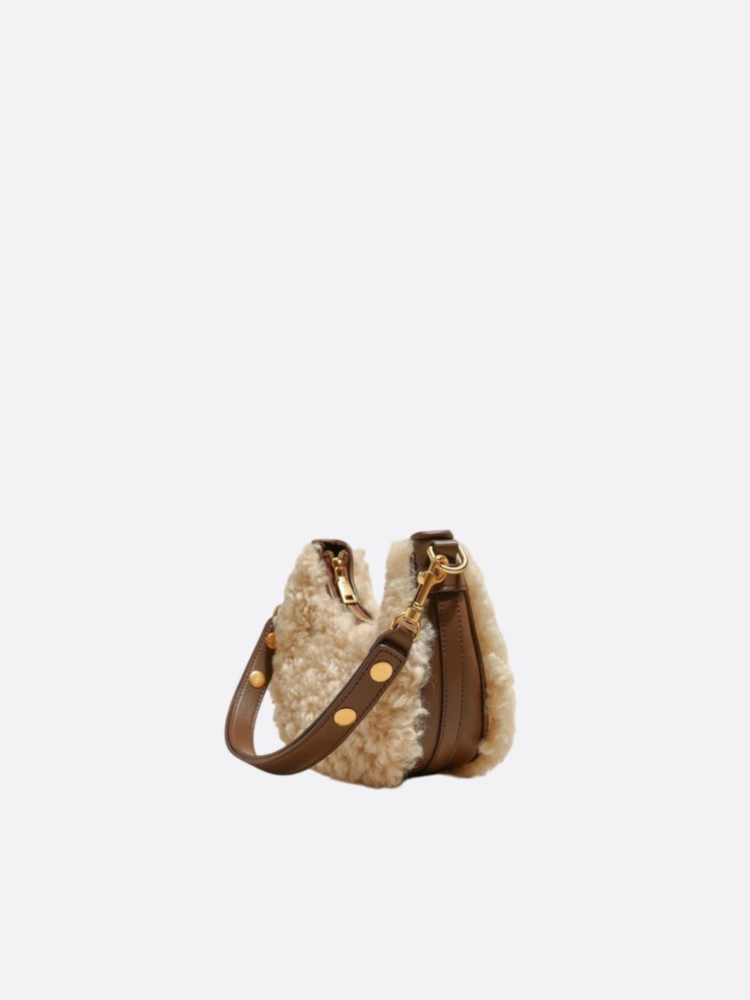 Half-moon bag in faux fur