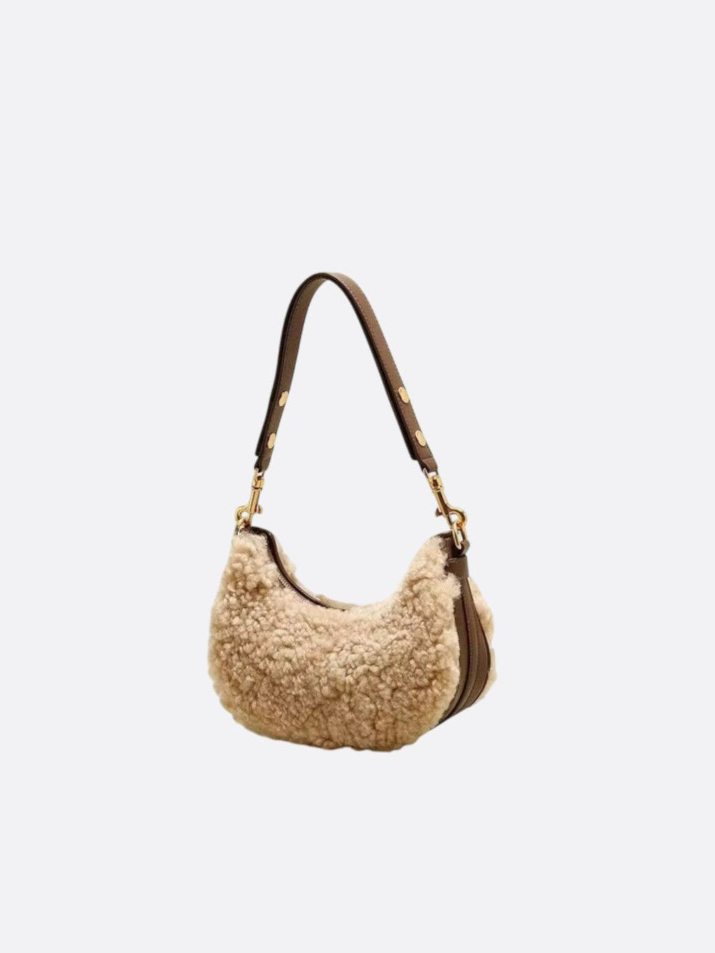 Half-moon bag in faux fur
