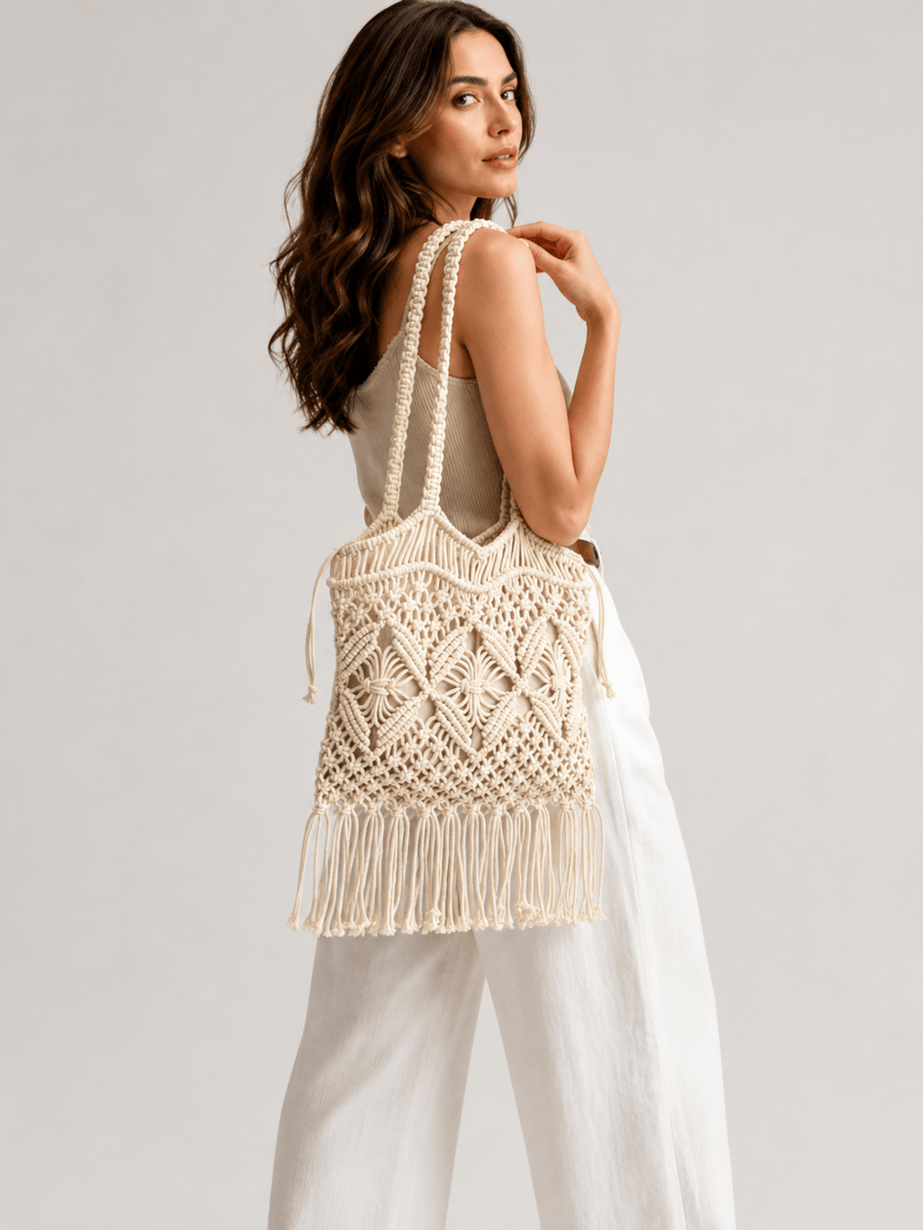 Macrame bag with fringe