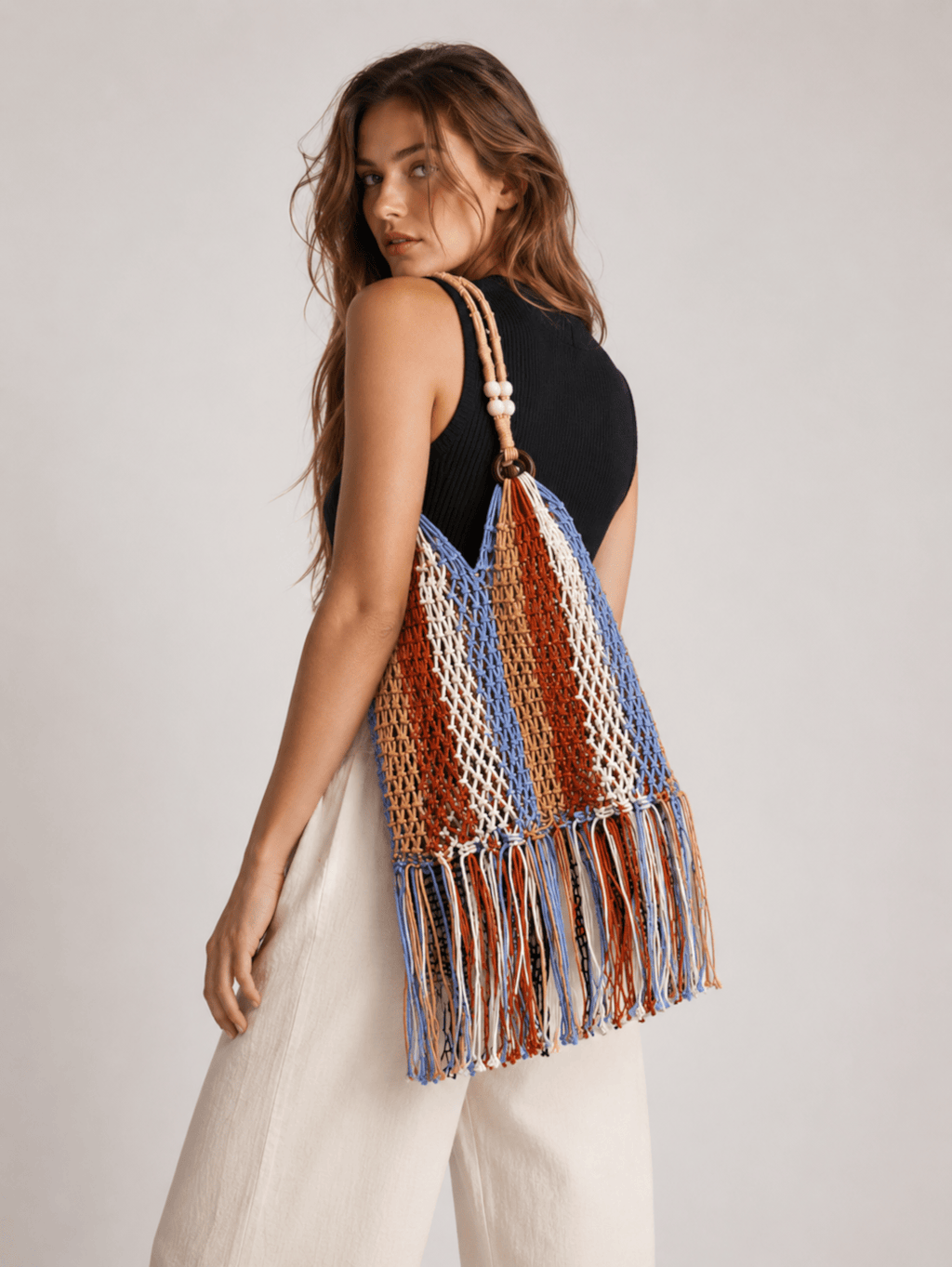 Mesh bag with stripes