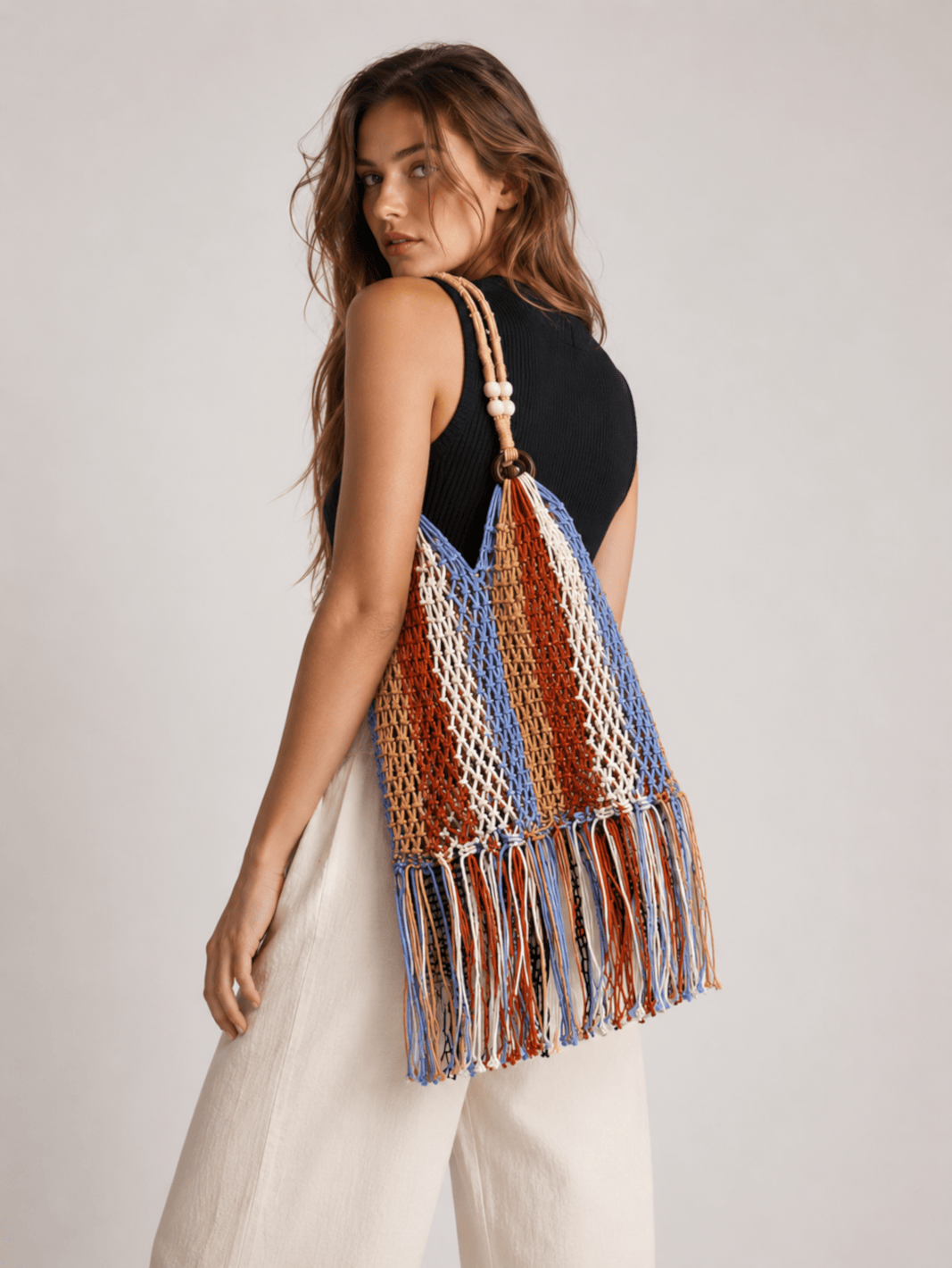 Mesh bag with stripes