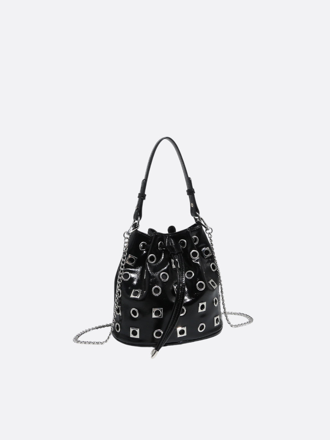 Bucket bag with eyelet