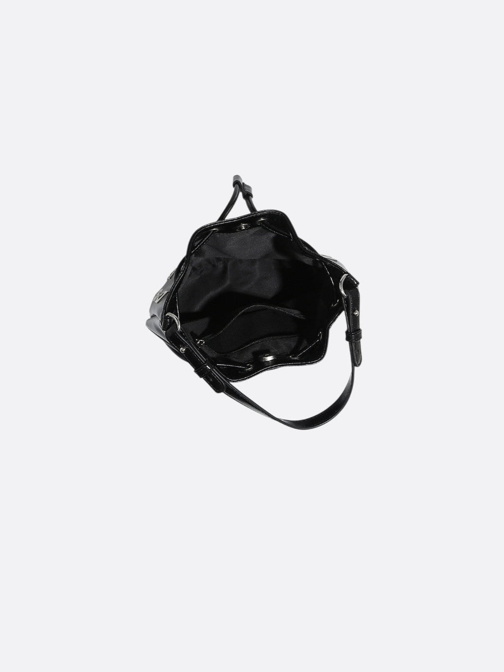 Bucket bag with eyelet