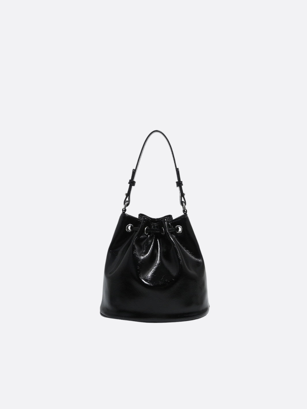 Bucket bag with eyelet