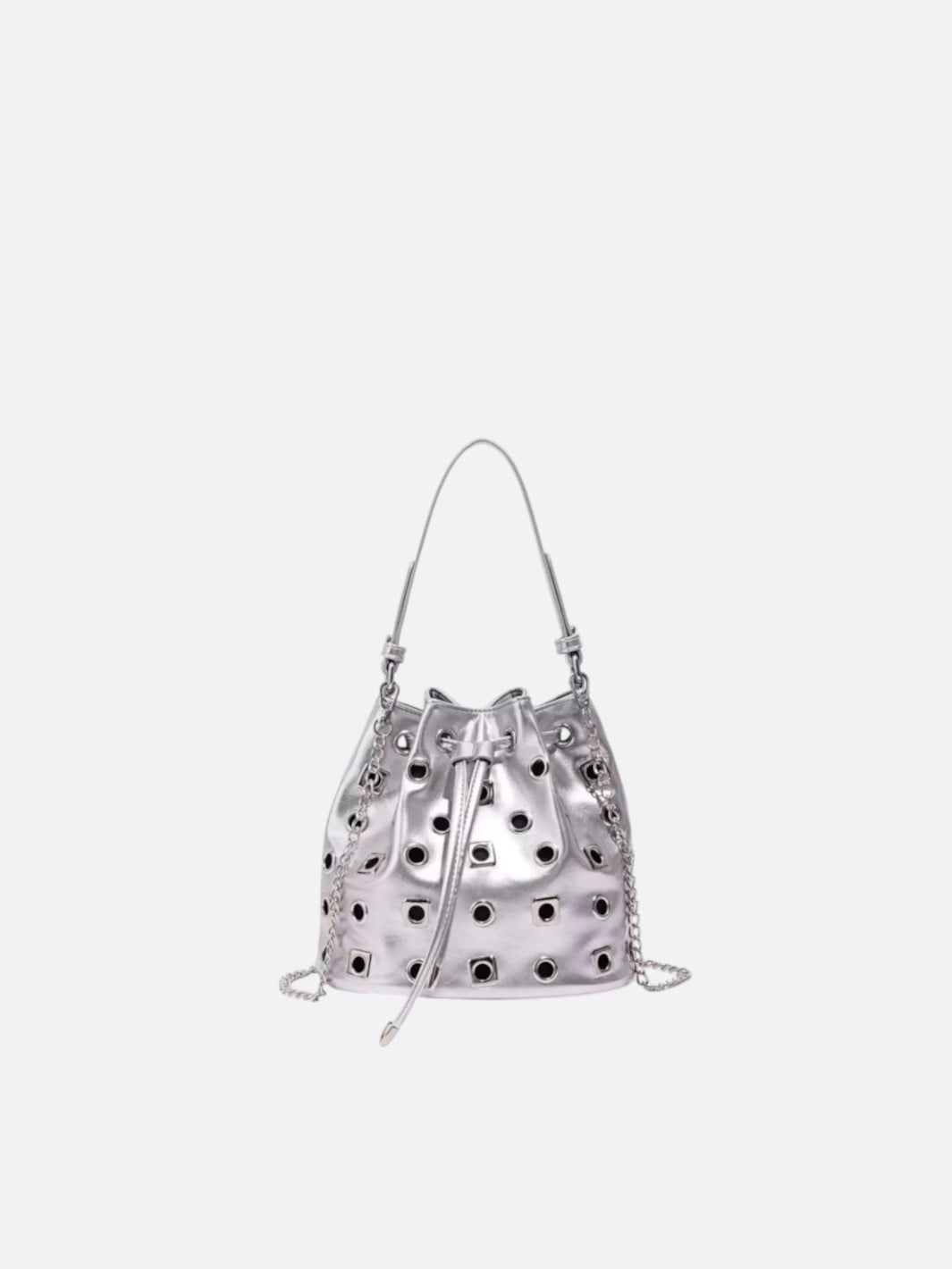 Bucket bag with eyelet