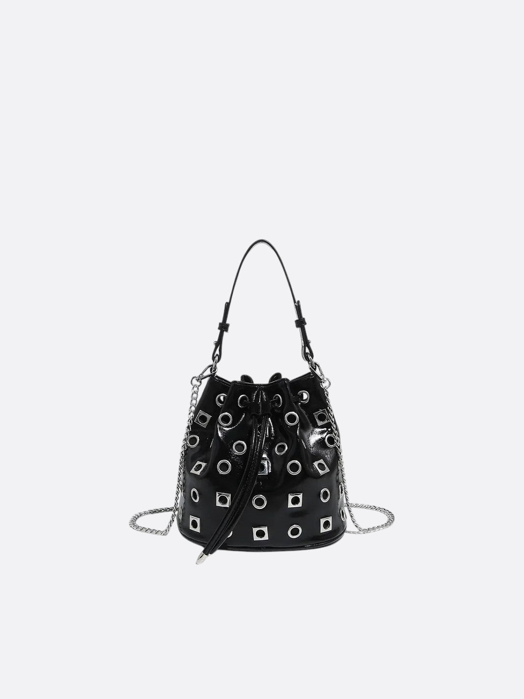 Bucket bag with eyelet