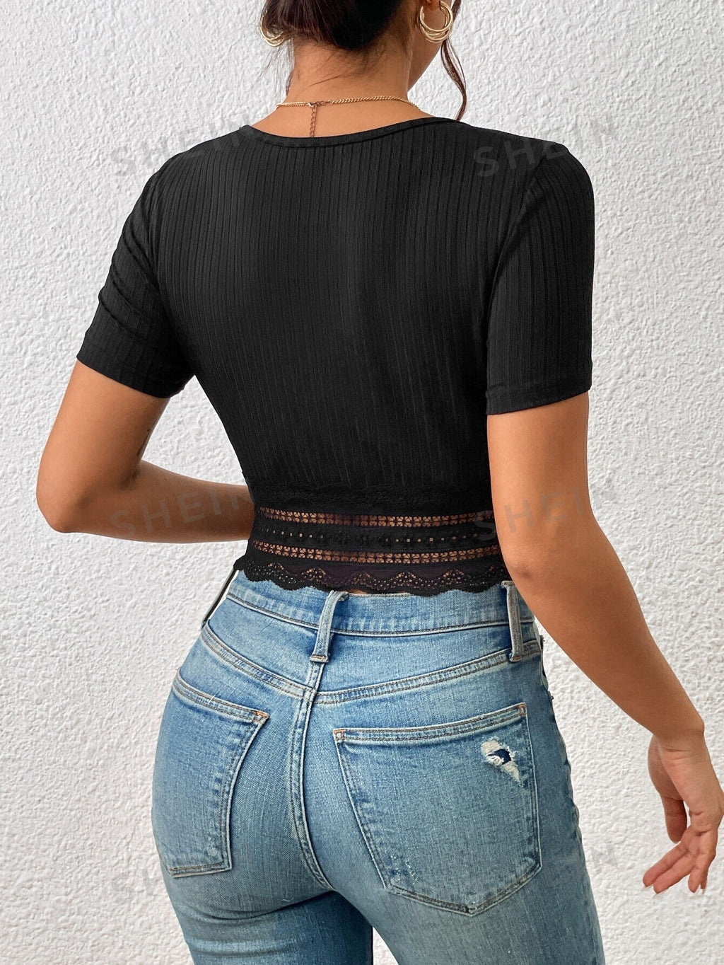 SHEIN Frenchy Contrast Lace Ribbed Knit Crop Tee