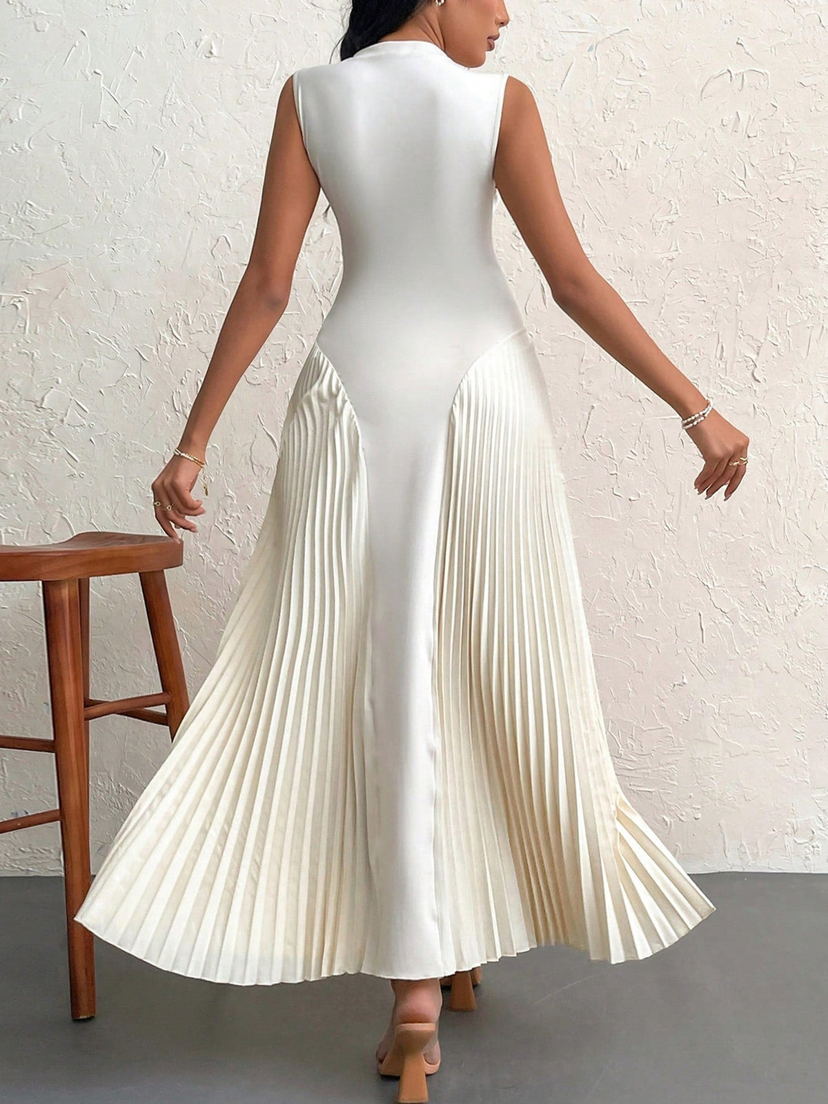 Women Elegant Pleated Tight-Fitting A-Line Dress