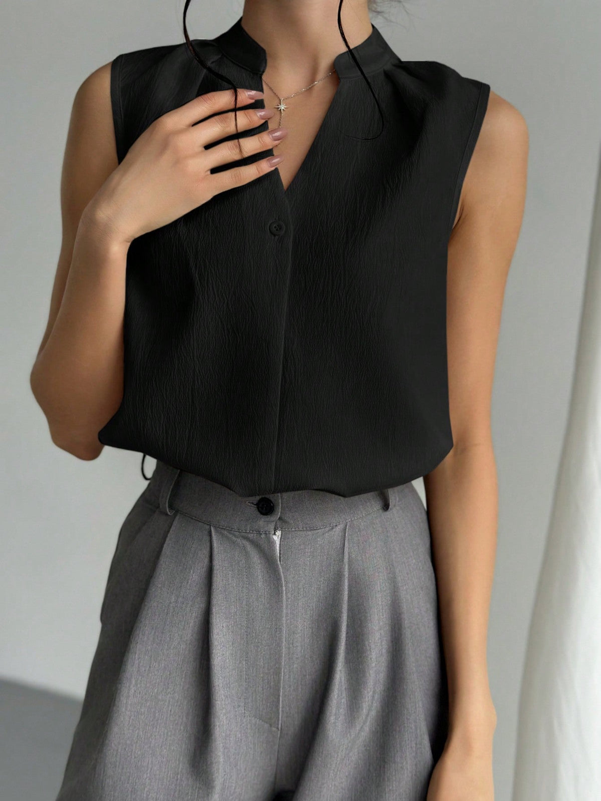 Women's Chic & Elegant Office Wear V-Neck Blouse With Simple Design And Feminine Details,Sleeveless Tops