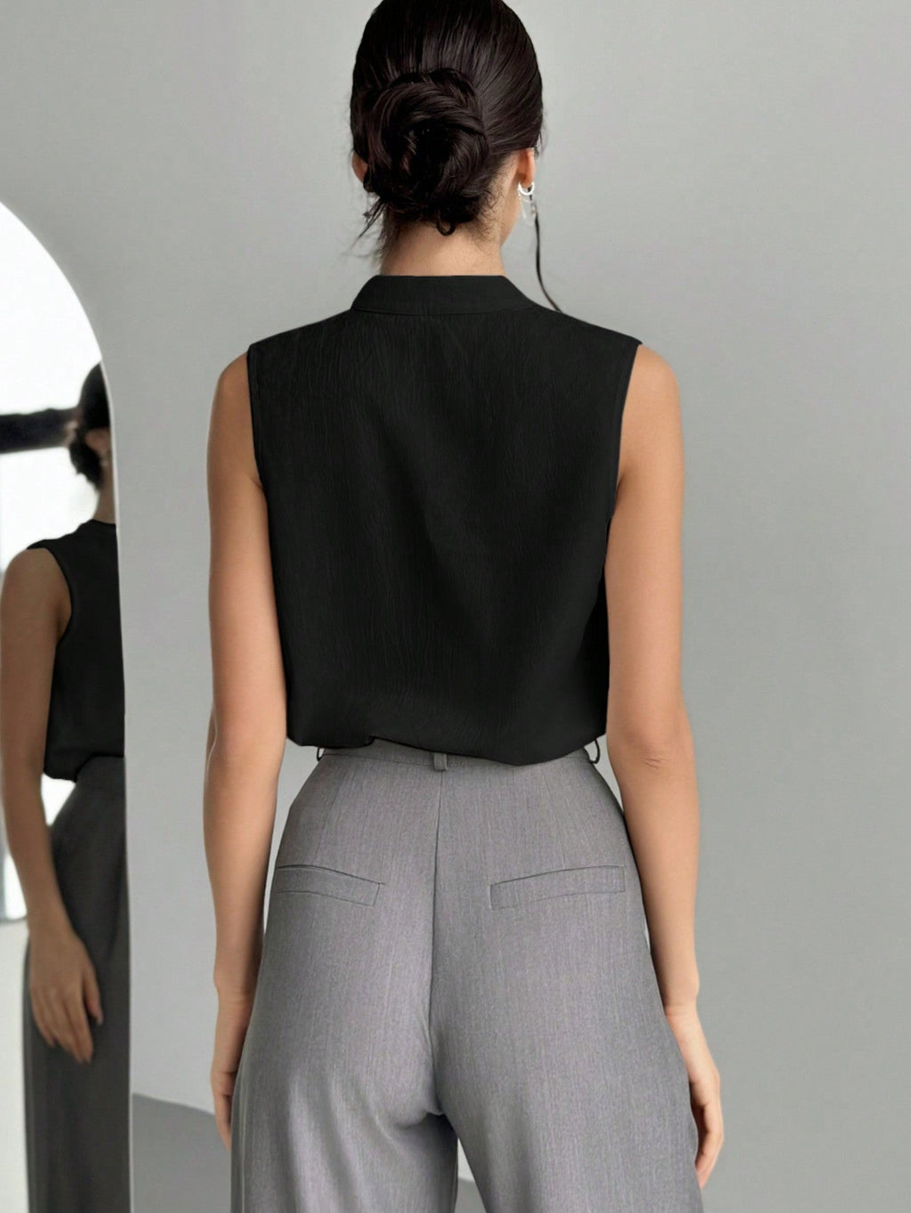Women's Chic & Elegant Office Wear V-Neck Blouse With Simple Design And Feminine Details,Sleeveless Tops